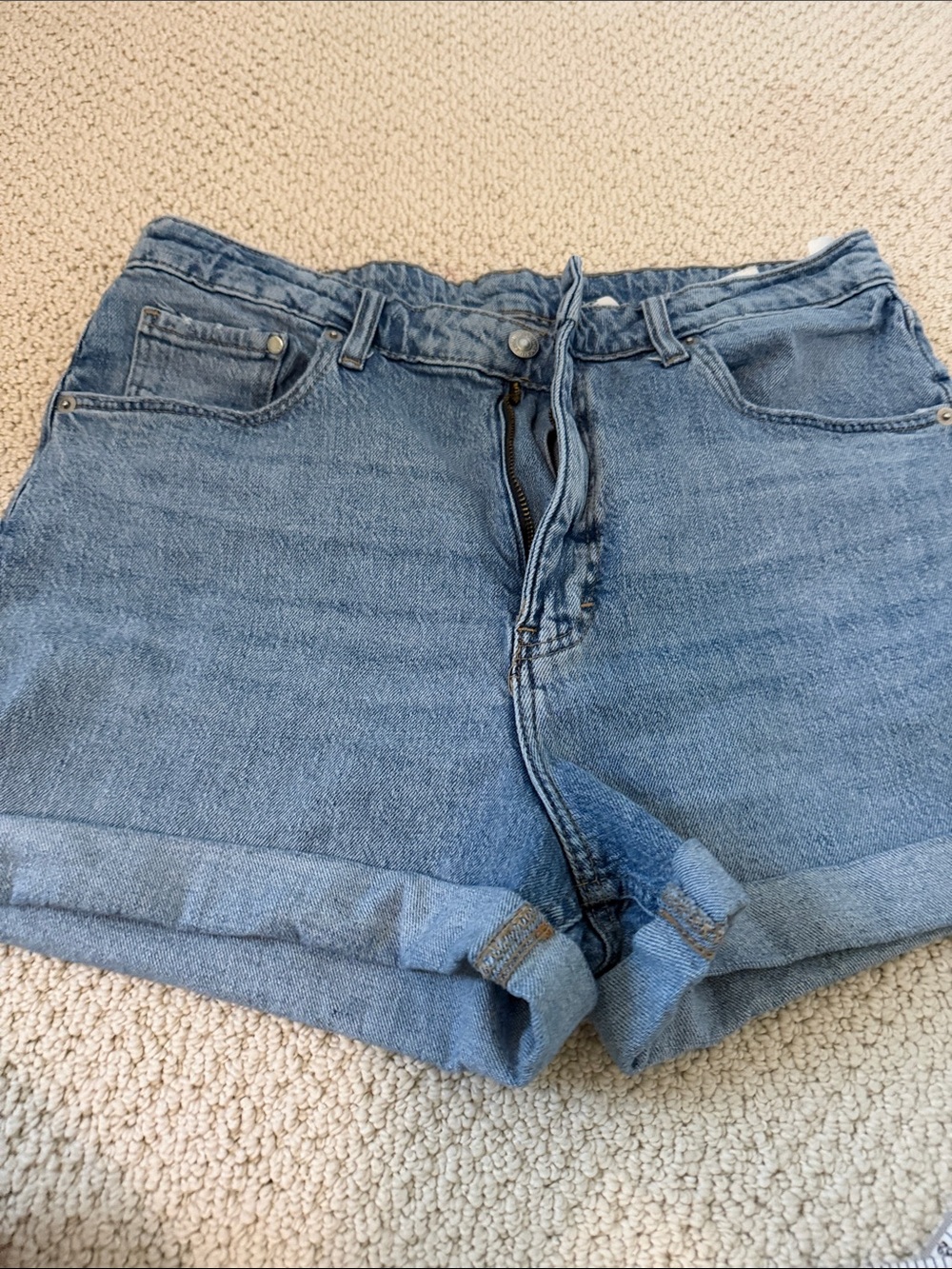 Classic High-Waist Rolled Hem Denim Shorts - Light Blue